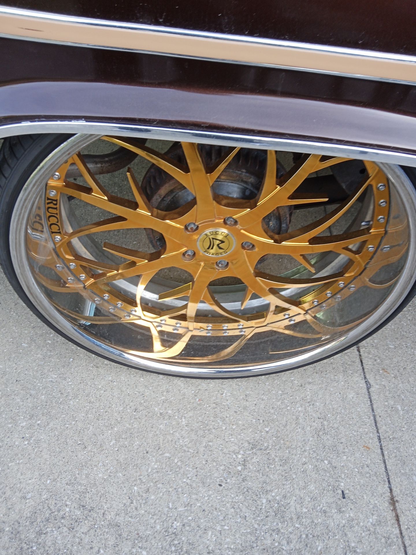 Rucci Rim And Steering Wheel for Sale in Warren Park, IN OfferUp