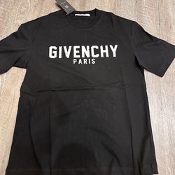 GIVENCHY - T Shirt 