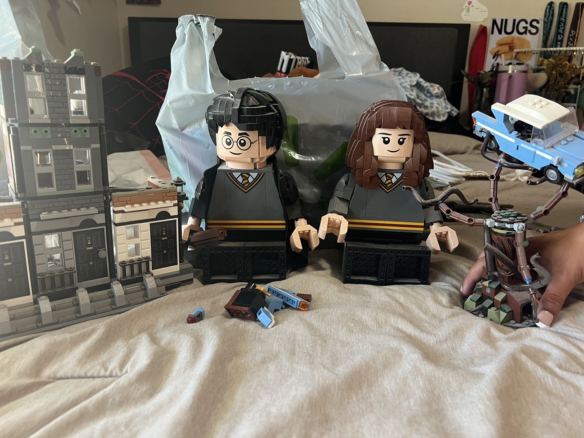 Harry Potter And Hermione Grander Large Lego Plus Grimmald Palace And Flying Ford