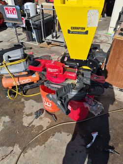Exclusive

Milwaukee
M18 FUEL 18V Lithium-Ion Brushless Cordless 10 in. Dual Bevel Sliding Compound Miter Saw (Tool-Only)Slightly Used