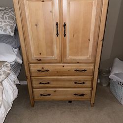 Wooden 3 Drawer Dresser/Armoire