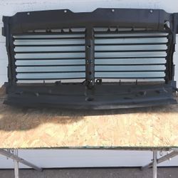2021-2024 Chevy Suburban Front Airshutter 