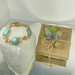 Gold Tone , Faux Turquoise Bracelet 7” Inches , Christmas 🎄 Present