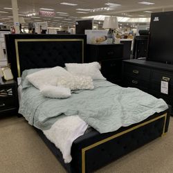BEDROOM SETS 599.99