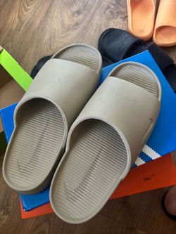 Nike Calm Slides