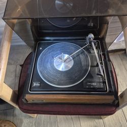 Garrard Model 440m Automatic Turntable 