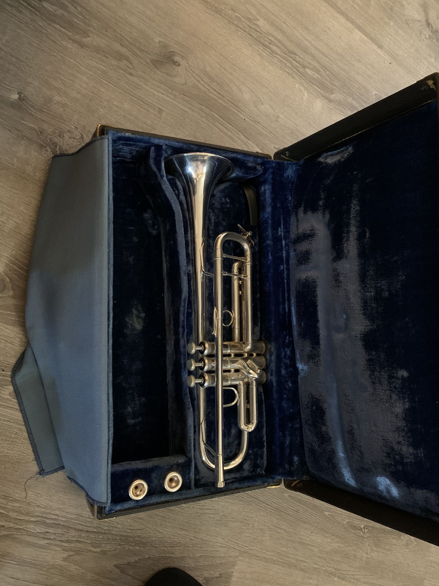 Bach Strad model 37 trumpet