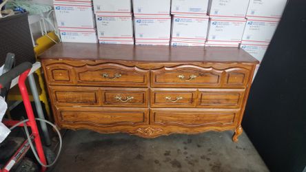 Dresser
