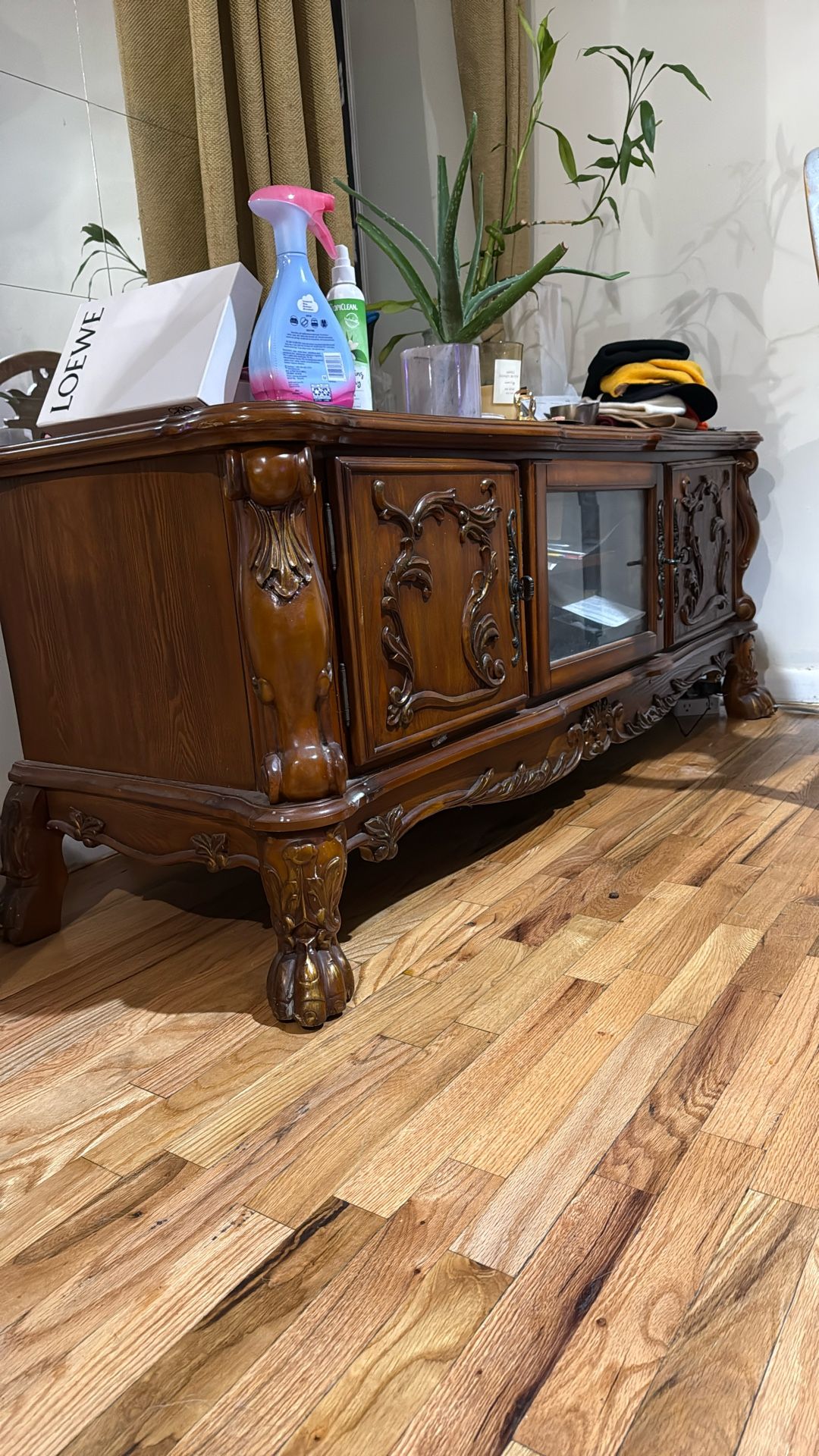 TV Stand- Wood- Vintage Style 