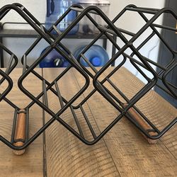 Black Metal Geometric Wine Rack