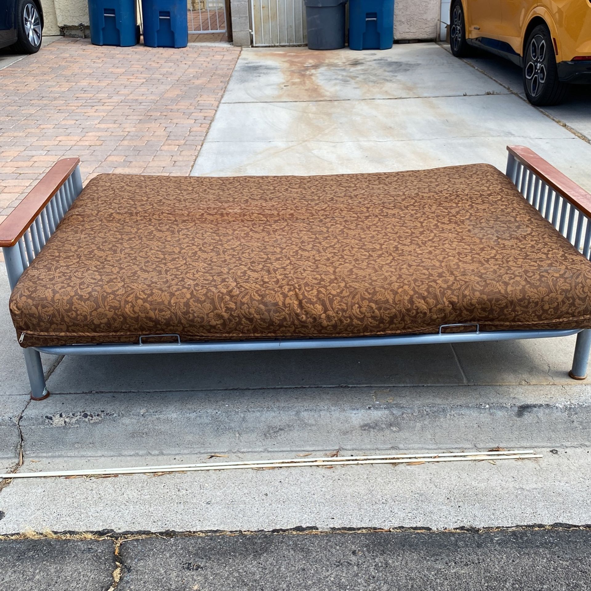 Free Futon W/ Mattress Today!! for Sale in Las Vegas, NV OfferUp