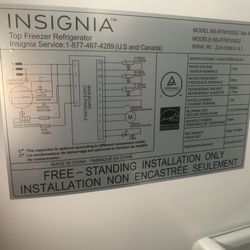 Insignia top freezer refrigerator