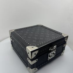 Used LV jewelry Case