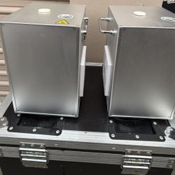 2 Cold Spark Machines Silver Like New with Flight case “DJ” 