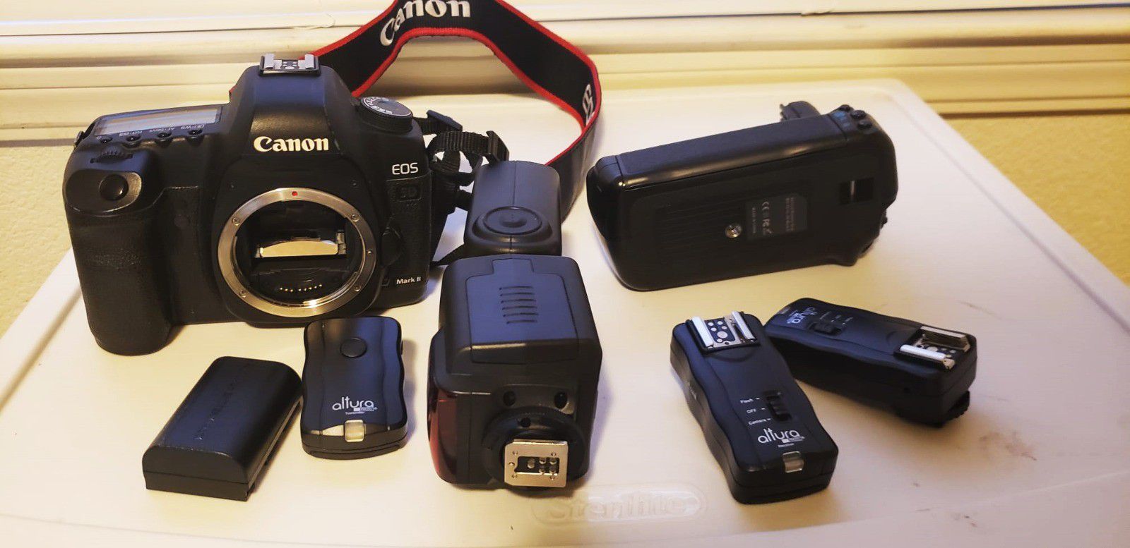 Canon 5d Mark II DSLR with Battery Grip