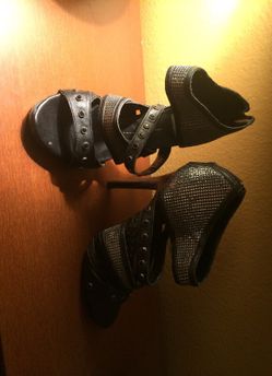 Dolce vita DV high heels black and silver 7 shoes