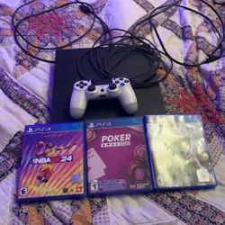 PlayStation 4 With 3 Games