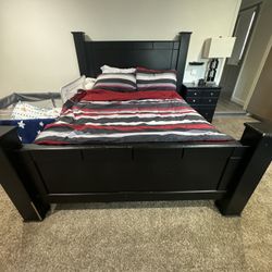 Queen Size, 6 Piece Bedroom Set 