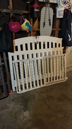 White baby crib