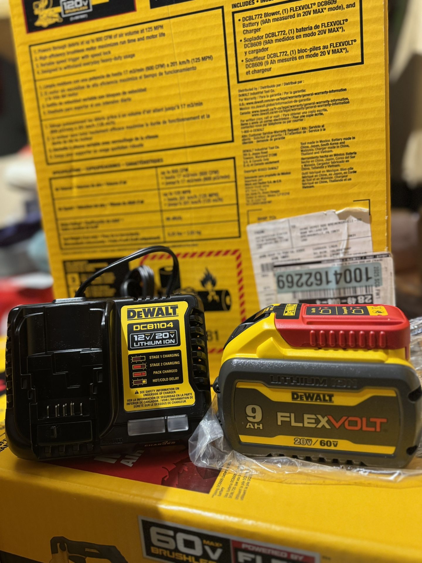 Dewalt Flexvolt 9 Ah Battery With Charger