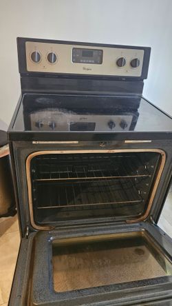 Free. Electric range / stove