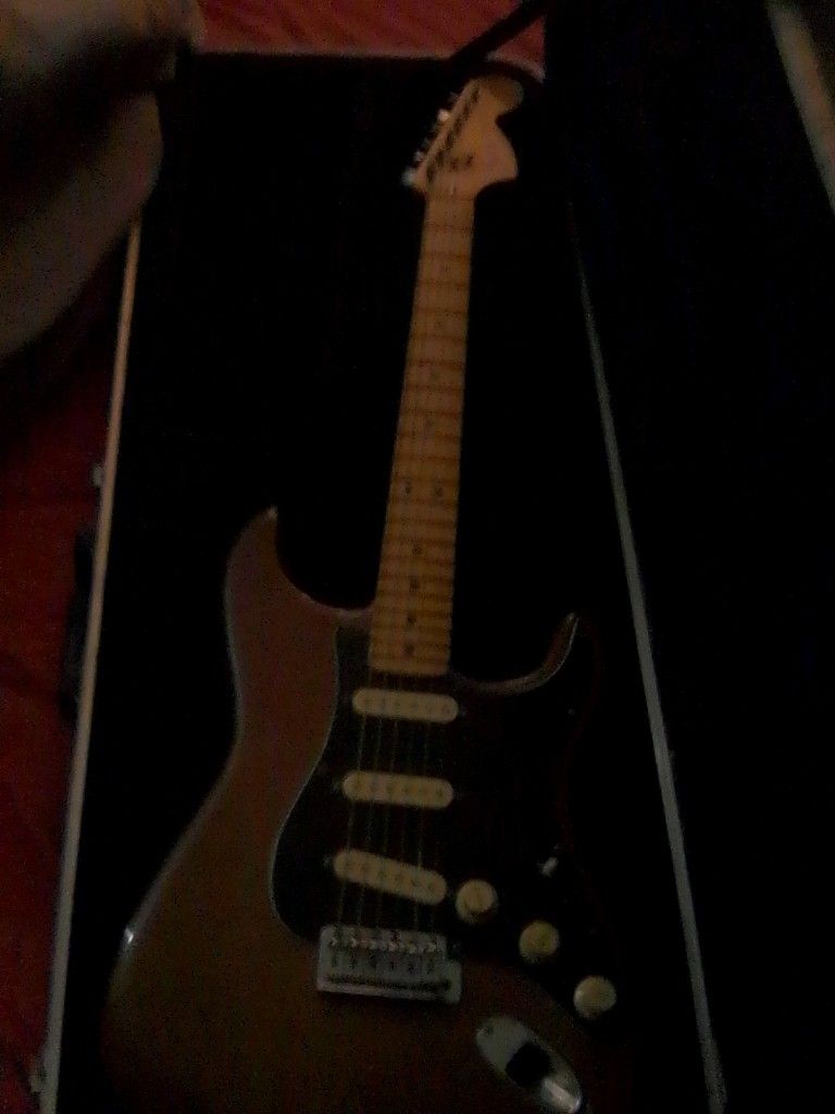 1975 Fender Stratocaster Sunburst Electric Guitar