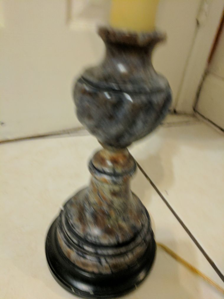 Antique lamp w bulb