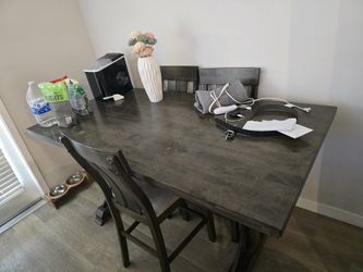 Dining room Table With Four Chairs