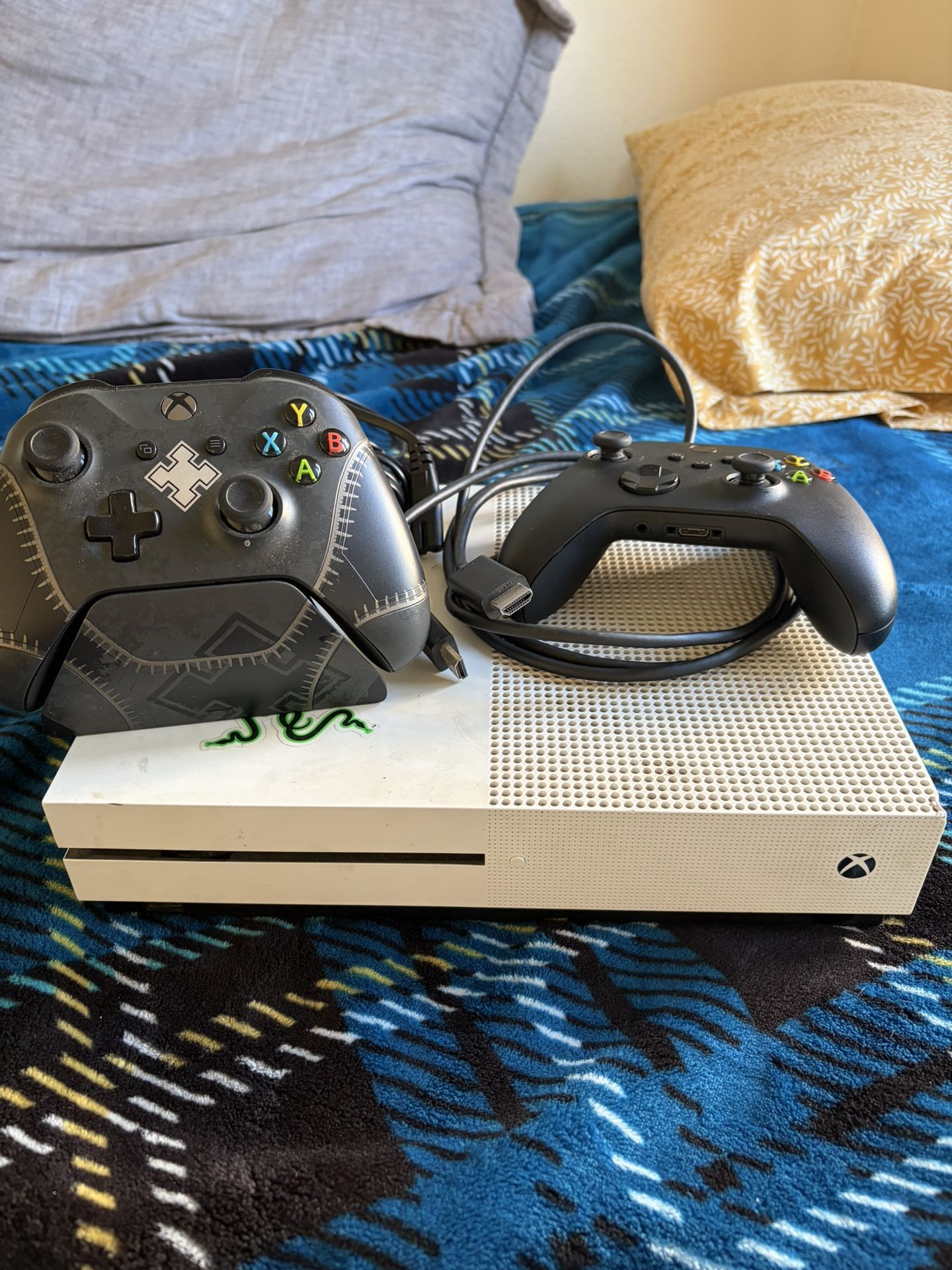 Xbox One s white