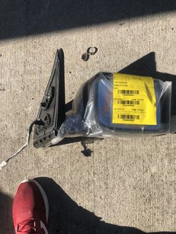 2012 Nissan Rogue right side view mirror