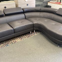 New Sectional Couch! Free Delivery 🚚! 