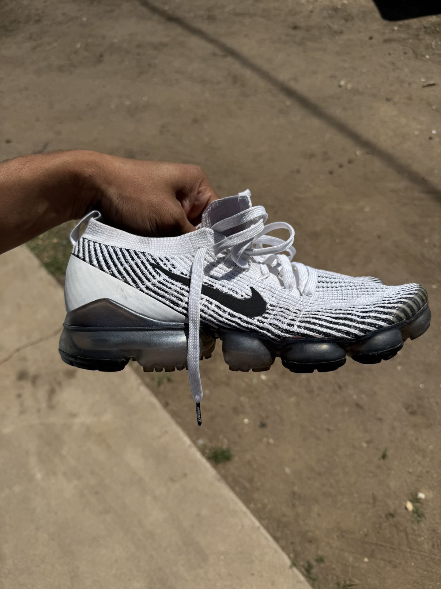 Nike Air VaporMax Flyknit Zebra Size 10