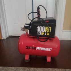 Central Pneumatic 3 Gal 1/3 HP 100 PSI Hotdog Air Compresor With hose