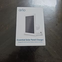 Arlo Essential Solar Panel Charger