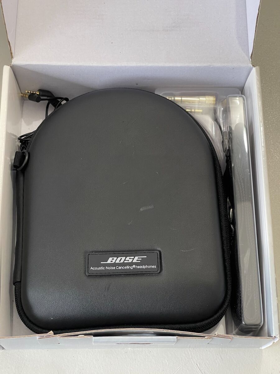 NEW Bose Noise Cancelling Headphones 700
