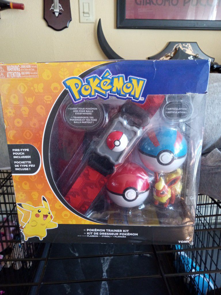 Pokemon Complete Trainer Kit Collectable 