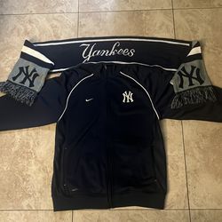 Nike Large New York Yankees Zip Up Sweater