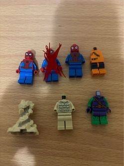 Lego spider man minifigures and pieces