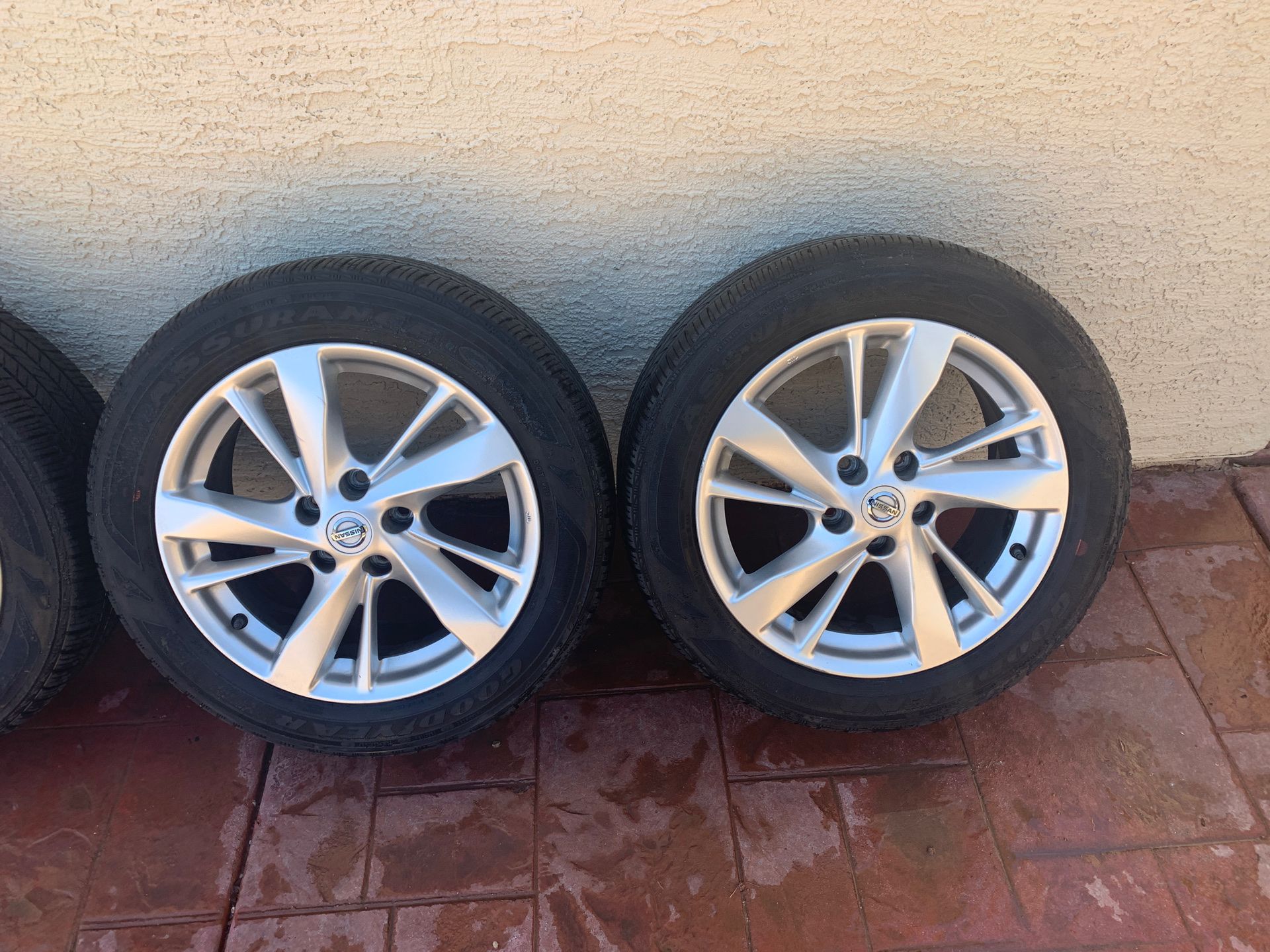 OEM Nissan rims 18”