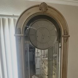 Elegant Vintagr Grandfather