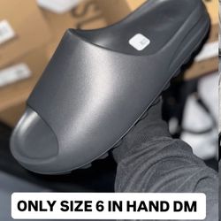 Yeezy Slides 