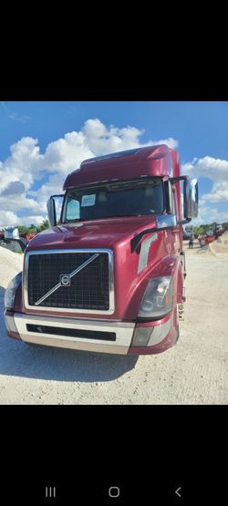 Volvo VNL 670 del 2016 trasmisión automática con 6k millas interior