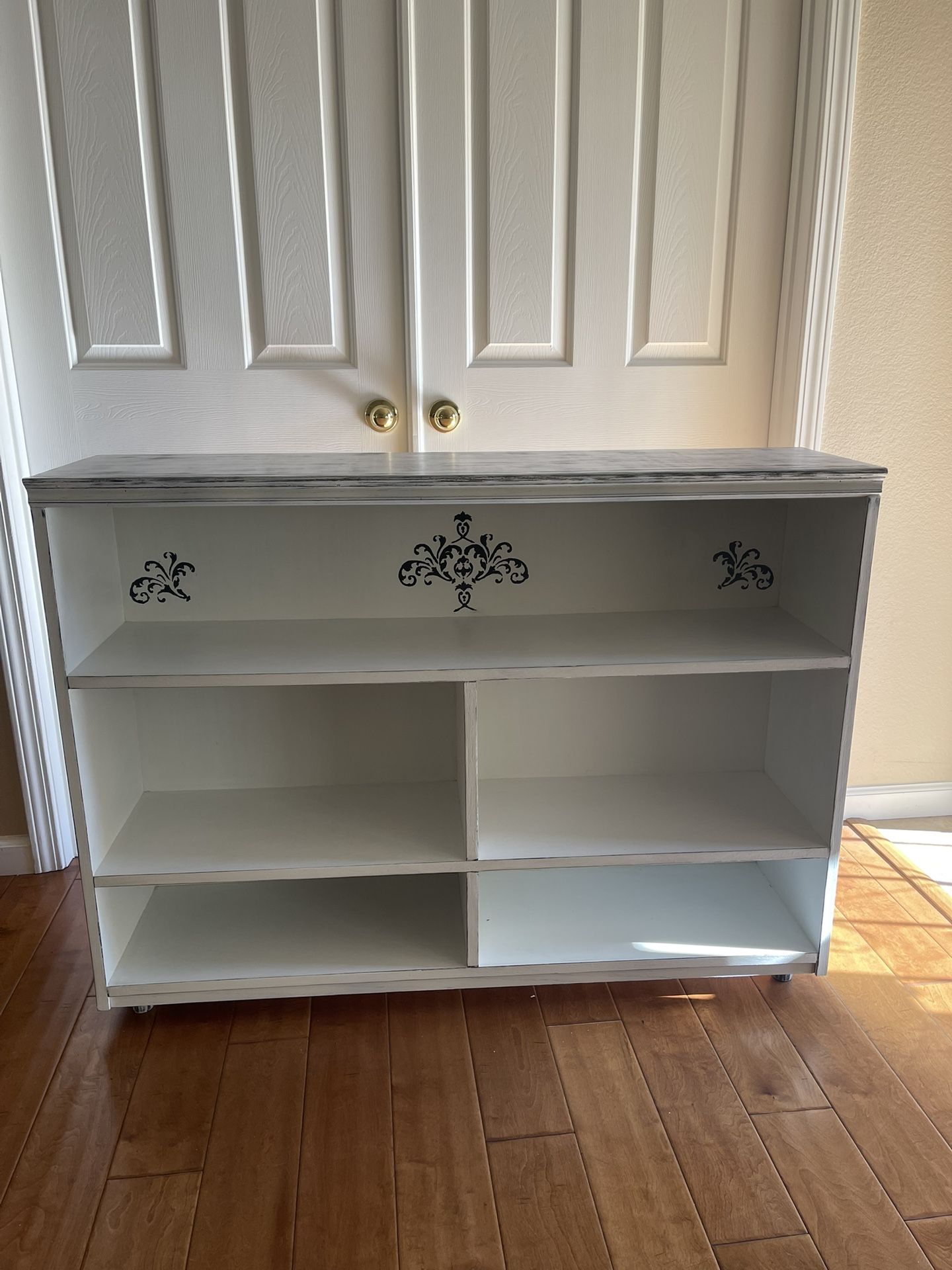 White Shelf