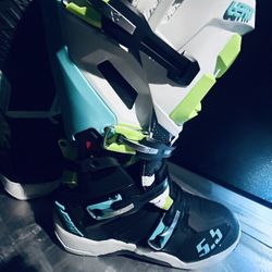 Leet Boots Forma Boots Size 11-12 Troy Lee Helmet M-L RMZ (contact info removed) 