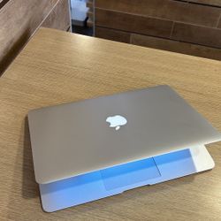 Apple MacBook Air 13” i5/8GB/256GB SSD $180 