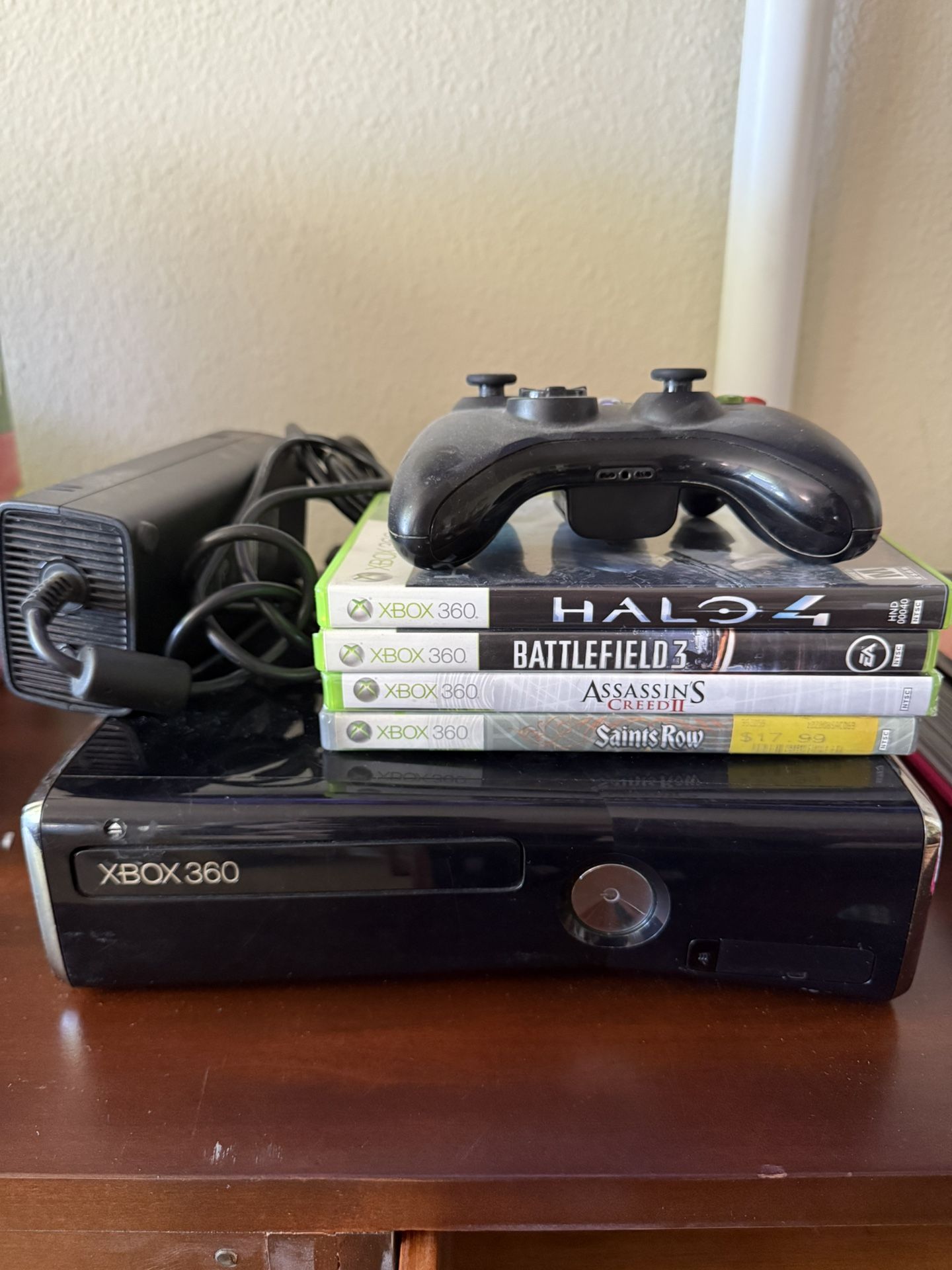Xbox 360 Slim Console Bundle – Games + Controller – Great Condition