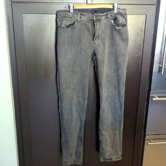 BDG Urban Outfitters Mom Straight Jeans Classic Style - Size 26 