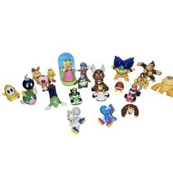 LOT 22  Nintendo Super Mario Bros Luigi Yoshi DK Von Koopa Mixed Toy Figures 