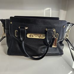 COACH SWAGGER 27 IN PEBBLE LEATHER