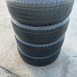 Toyo open country H/T 225/65R17